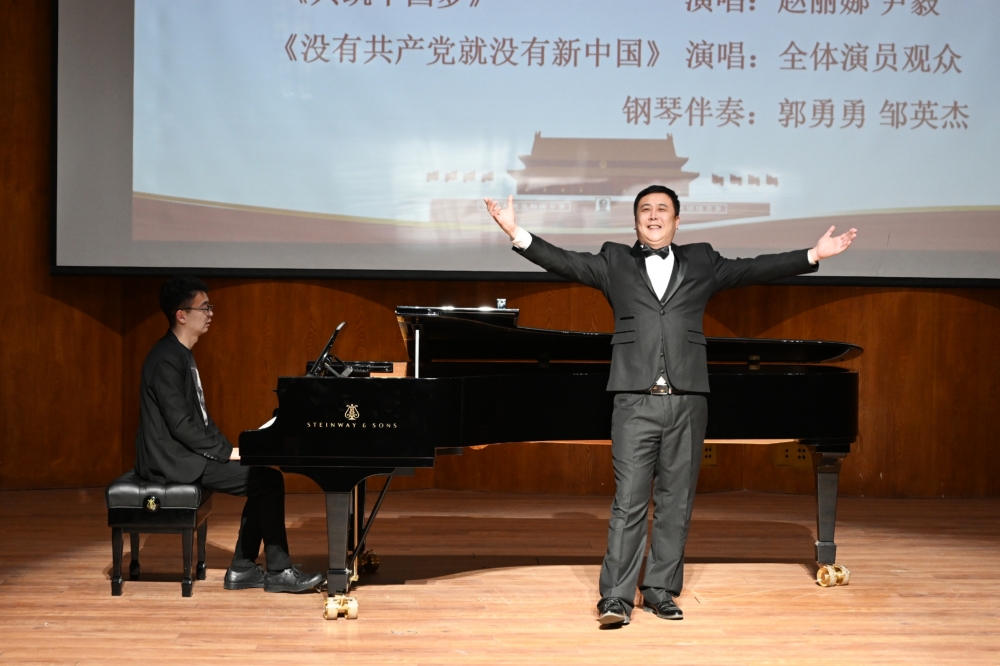 歌曲《向往》演奏 翟思源 攝